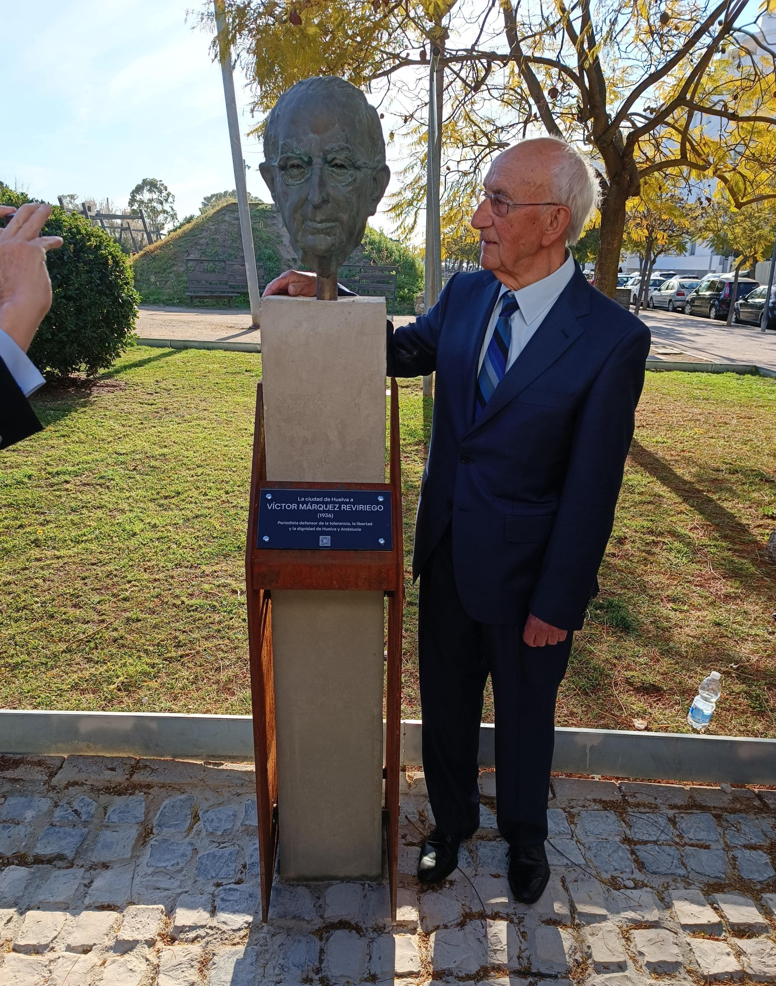 Inauguración del Busto a Víctor Márquez Reviriego