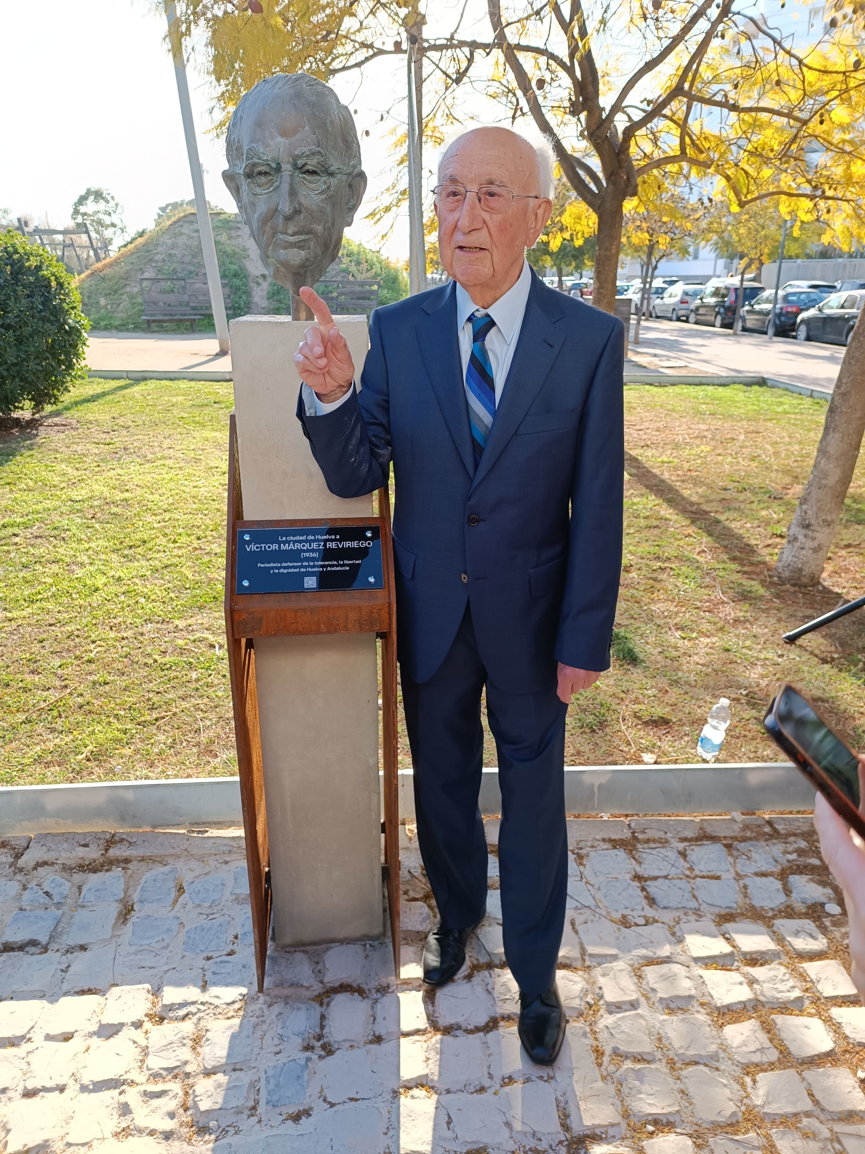 Inauguración del Busto a Víctor Márquez Reviriego